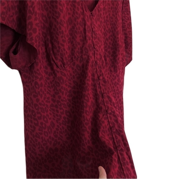 Torrid Chablis Button-Front Top in Red Multi Cheetah / Leopard Print Size 3X - Picture 4 of 8